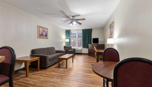 Suite, 1 cama de matrimonio grande, no fumadores (Second Floor, One-Bedroom)