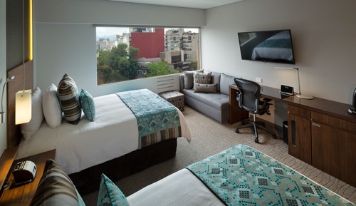 Habitación clásica, 2 camas de matrimonio, Acceso al salón del club (Polanco View)