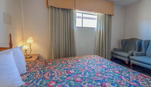 Habitación cuádruple, varias camas