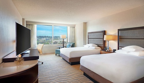 Habitación Deluxe, 2 camas de matrimonio, frigorífico y microondas (Open and Spacious)