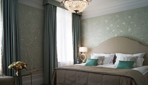 Habitación superior (Facing Side Street or Courtyard)