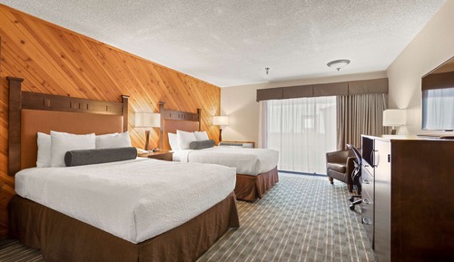 Habitación estándar, 2 camas de matrimonio, frigorífico y microondas, vistas a la montaña