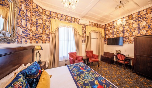 Habitación (Estate Room)