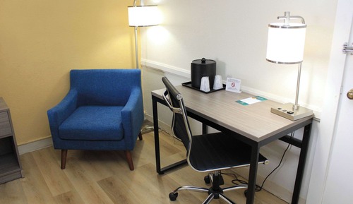 Habitación, 1 cama de matrimonio grande, accesible para personas con discapacidad (Accessible Tub)