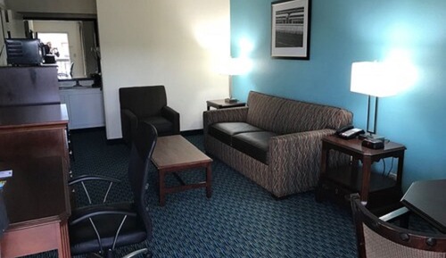 Suite, 1 King Bed, Non Smoking (One-Bedroom)