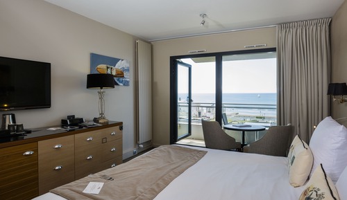 Habitación clásica, 2 camas individuales, balcón, vistas al mar (Overlooking Sea)