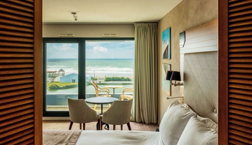 Habitación superior, 1 cama doble, balcón, vistas al mar