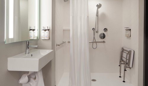 Habitación estándar, 1 cama de matrimonio, ducha adaptada (Communications, Roll Shwr)