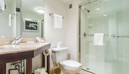 Suite, 1 cama de matrimonio, accesible para personas con discapacidad (Upgrade, Accessible Tub)