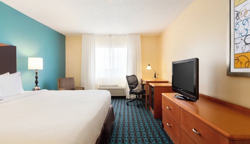 Habitación, 1 cama de matrimonio grande (Mobility/Hearing Accessible, Tub)