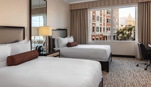 Fairmont Gold, Habitación doble, 2 camas dobles, Acceso al salón del club, vistas a la ciudad