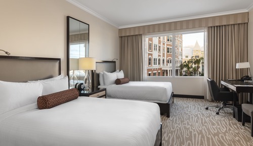 Fairmont, Habitación, 2 camas dobles, vistas a la ciudad