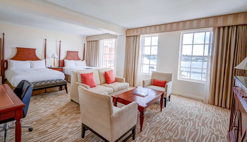 Suite junior, 2 camas dobles, vistas al puerto (Sofa Bed)