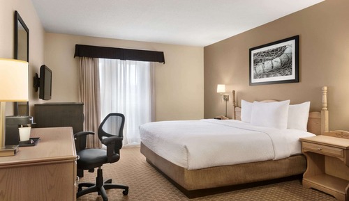 Habitación estándar, 1 cama de matrimonio grande, no fumadores (2nd or 3rd Floor)