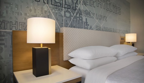 Habitación, 1 cama de matrimonio grande, no fumadores (Mobility/Hearing Access, Roll-in Shwr)