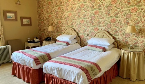 Habitación clásica con 2 camas individuales