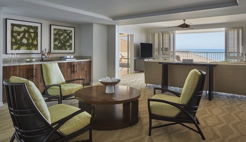 Habitación, Acceso al salón del club (The Residence)