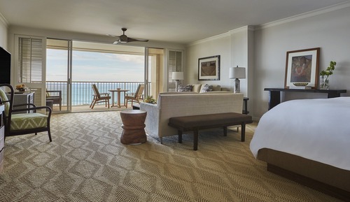 Estudio Club, Acceso al salón del club, frente al mar (Suite)