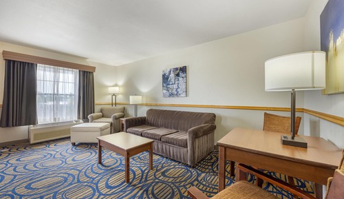 Suite, 1 cama de matrimonio grande, no fumadores, bañera de hidromasaje (with Sofabed)