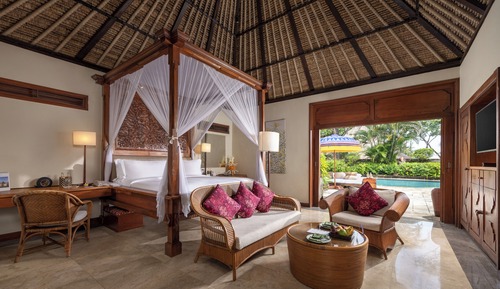 Villa de lujo, piscina privada, vistas parciales al mar