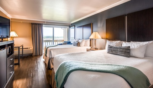 Pet Friendly, 2 Queen Beds, Balcony