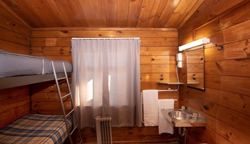 Habitación cuádruple básica, baño compartido