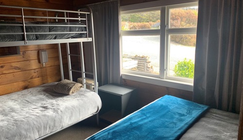 Cabaña básica, baño compartido