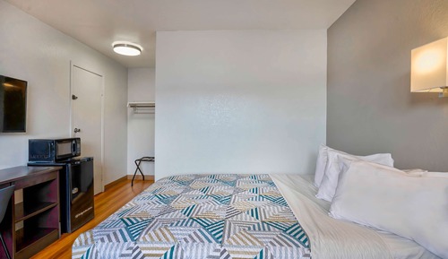 Habitación Deluxe, 1 cama de matrimonio, fumadores, frigorífico y microondas