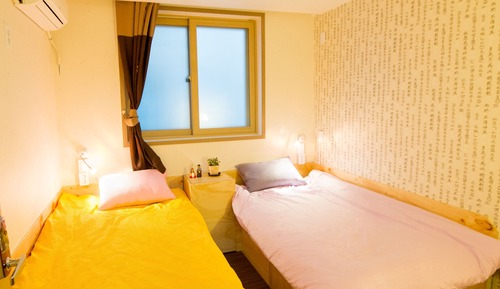 Habitación con 2 camas individuales