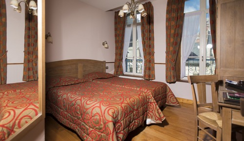 Habitación con 2 camas individuales (vue côté rue)