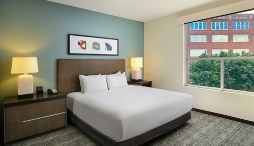 Estudio, 1 cama de matrimonio grande con sofá cama