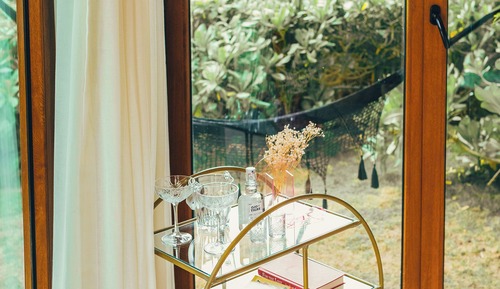 Habitación, vistas parciales al mar