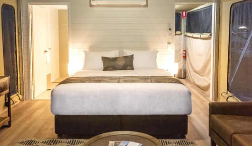 Tienda Deluxe, 1 cama de matrimonio grande, acceso a la piscina (Sleeps 2)