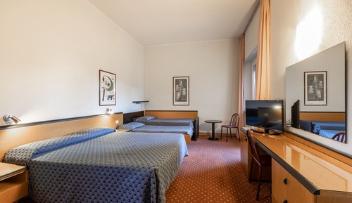 Habitación cuádruple clásica, 1 habitación, balcón