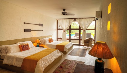 Suite, vistas a la piscina, junto a la piscina