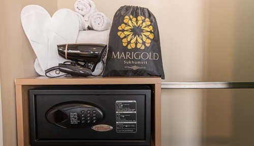 Habitación triple Deluxe, 1 habitación, balcón, vistas a la ciudad