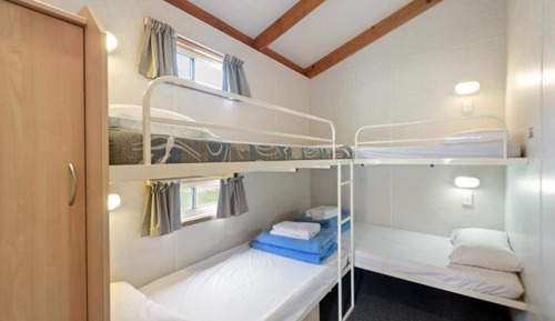 Superior 2 Bedroom Cabin - Sleeps 6