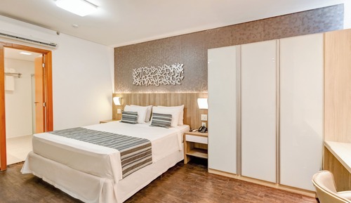 Suite Luxo com Banheira de Hidromassagem