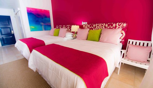 Habitación, 2 camas de matrimonio, cocina básica, vistas a la playa
