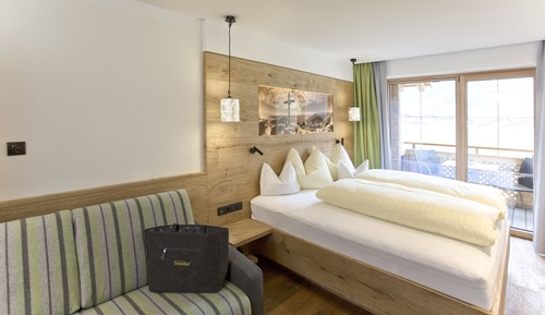 Suite junior, balcón, vistas a la montaña (Annex Building)