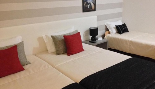 Habitación familiar con 2 camas individuales