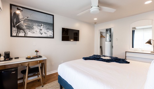 Habitación, 1 cama de matrimonio grande, balcón, junto a la piscina