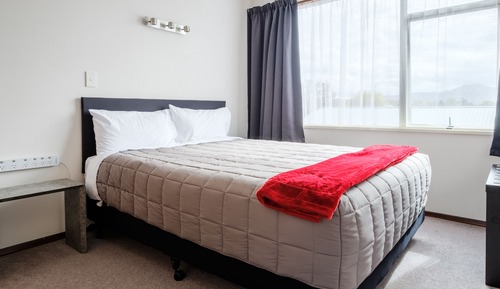 Suite estándar, varias habitaciones, no fumadores, cocina básica (Upstairs)