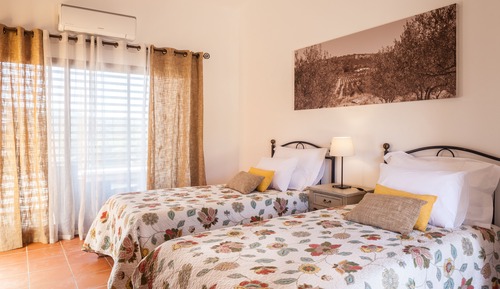 Habitación con 2 camas individuales