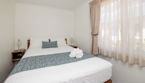 Cabaña básica, 2 habitaciones, cocina básica, vistas al jardín (Ensuite Cabin)