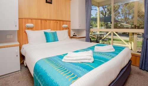 Economy Poolside 2 Bedroom Cabin - Not Pet Friendly