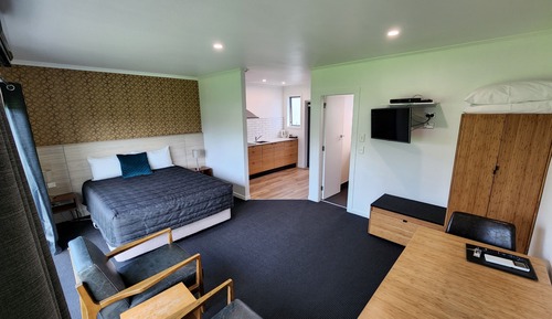 Estudio superior, 1 cama de matrimonio, no fumadores, cocina básica