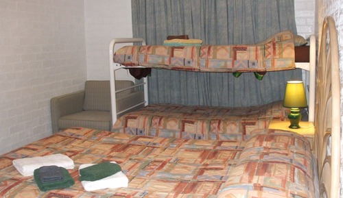 Habitación cuádruple básica, baño privado