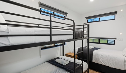 Cabaña superior, 2 habitaciones (Riverside - Sleeps 5)