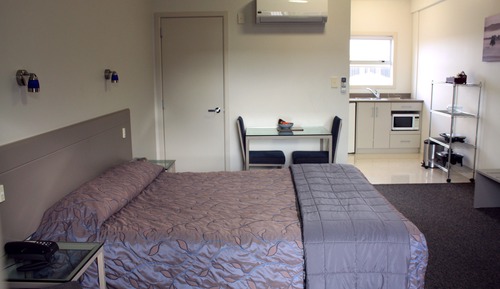 Estudio estándar, no fumadores, cocina básica